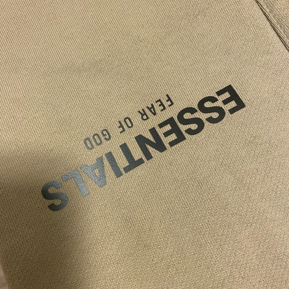 *SOLD** Essential sweatpants - Picture 2 of 5